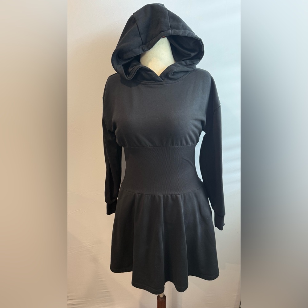 VENUS Black Long Sleeve Hooded Dress‎